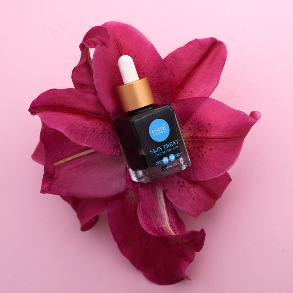 Esmi Detoxifying Exfoliating Charcoal Serum