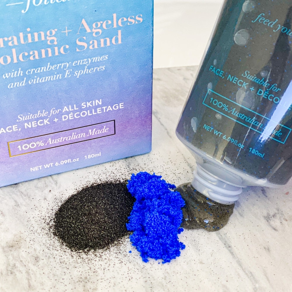 Esmi Hydrating and Ageless Volcanic Sand Gentle-Foliant