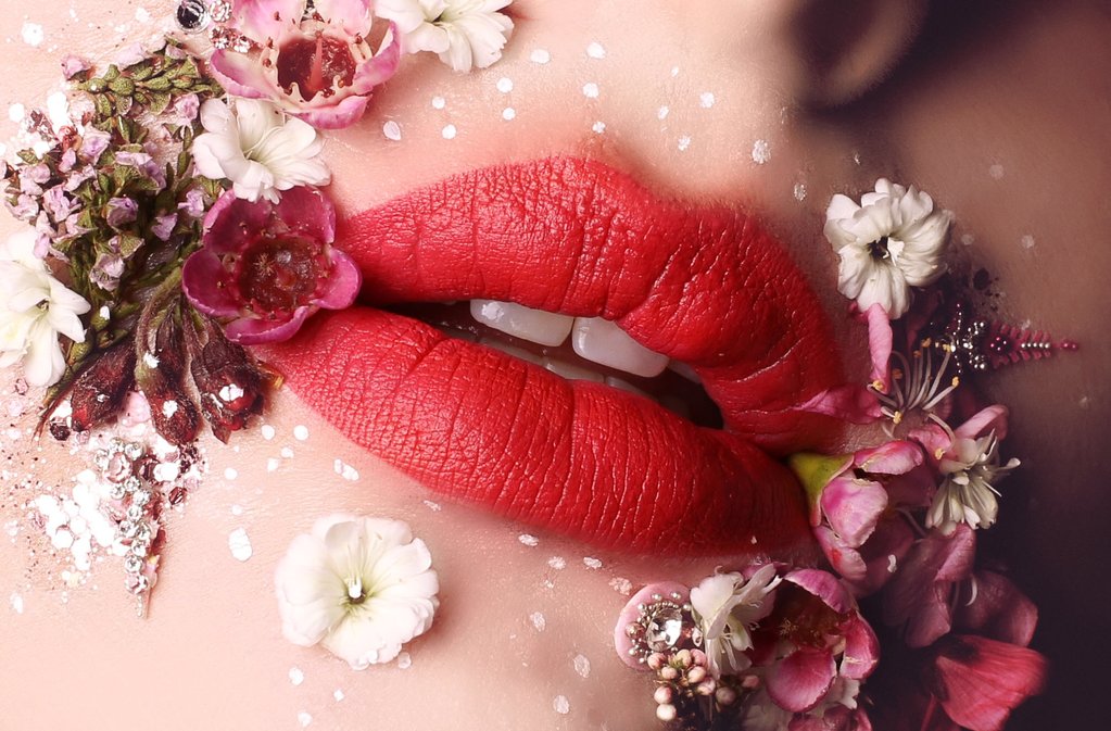 Shanghai Suzy Miss Hannah Blood Red, Whipped Matte Formula