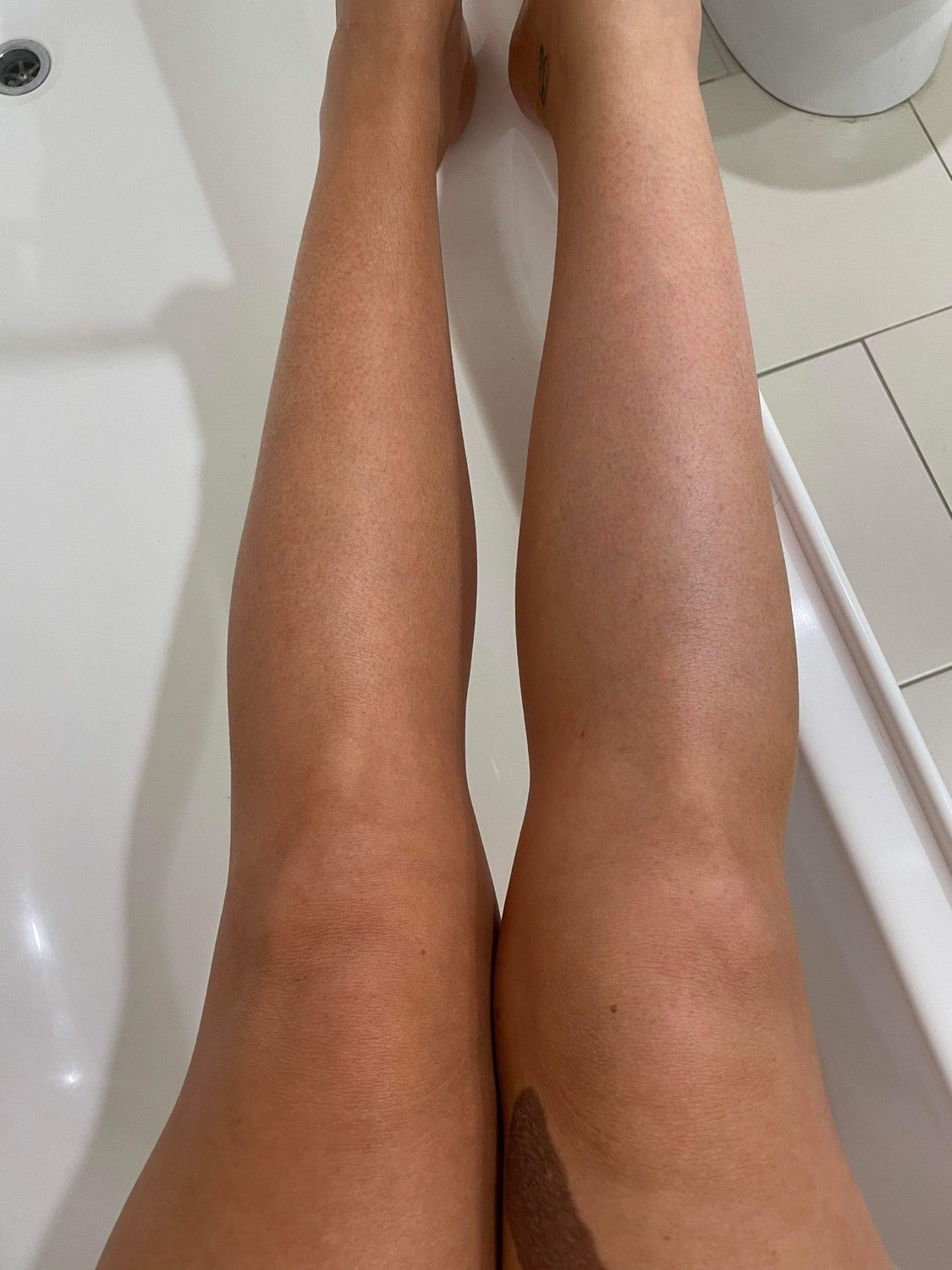 Bella Bronze 2 in 1 Gradual Tan -
Buildable Tan