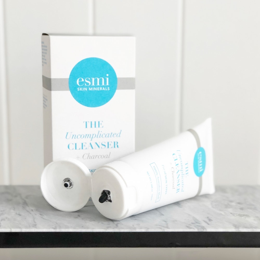 Esmi The Uncomplicated Cleanser plus Charcoal 100ml